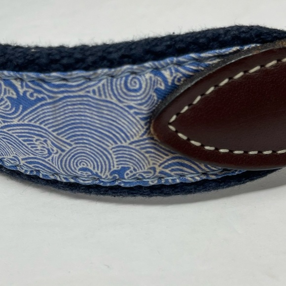 Vineyard Vines Belt Mens 26 Blue White Surcingle Waves Brown Leather Made in USA - Picture 10 of 10
